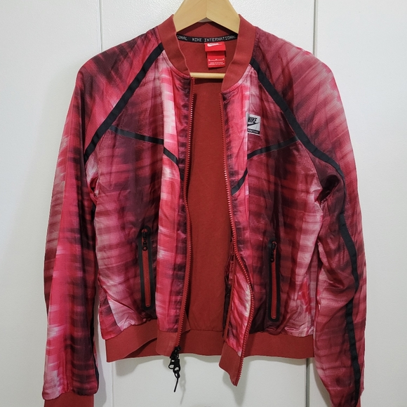 Womans Nike International Bomber Jacket. Medium. - Picture 7 of 10